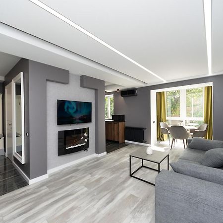 Luxrent Apartments On Lesi Ukrainki - Kiev Eksteriør bilde